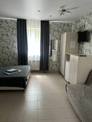 Гостиница Родительский Очаг Анапа Четырехместный номер «Комфорт»-2