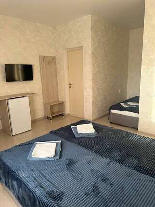 Гостиница Родительский Очаг Анапа Двухместный номер с 2 отдельными кроватями-4